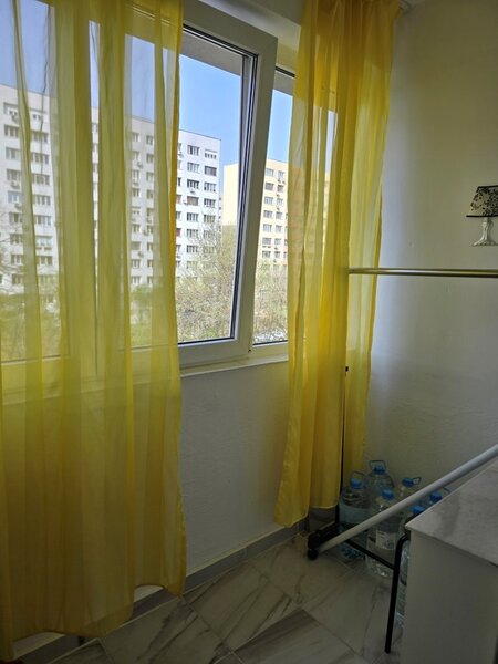 Dristor, chiar la gura de metrou, 5 minute mall si parc IOR,