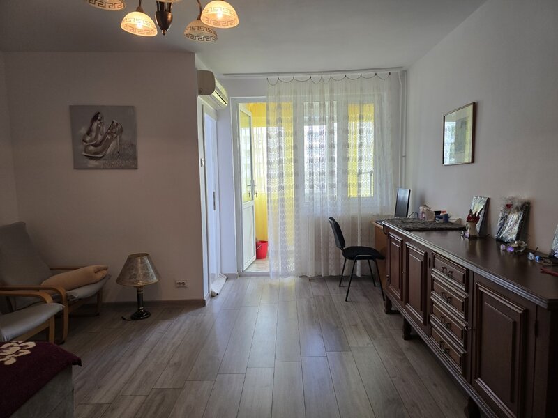 Dristor, chiar la gura de metrou, 5 minute mall si parc IOR,