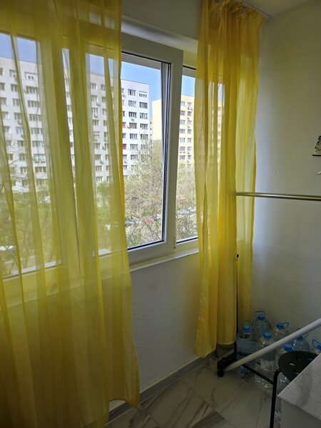 Dristor, chiar la gura de metrou, 5 minute mall si parc IOR,